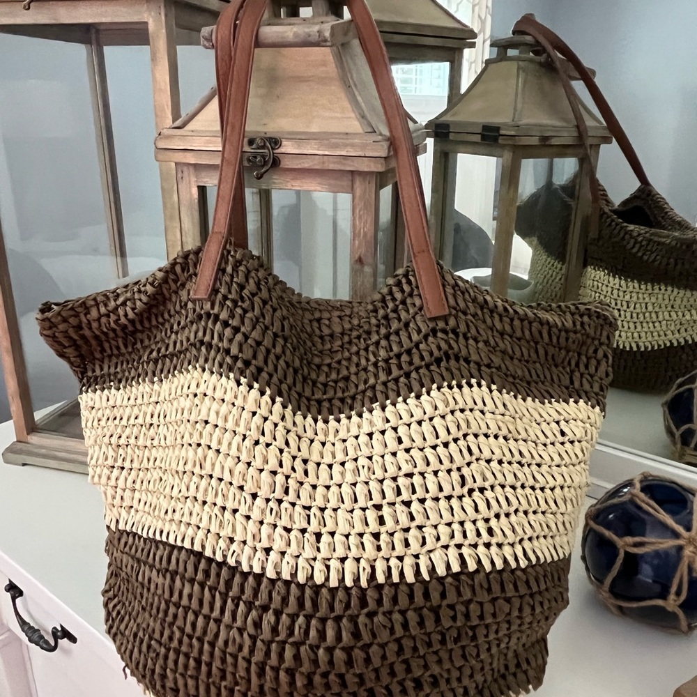 Old Navy straw bag